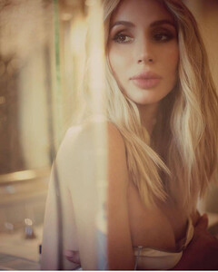 Фотосессии Светланы Лободы проводит её 9-летняя дочь