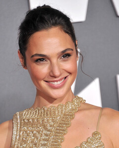 Галь Гадот раскрыла пол третьего ребёнка