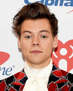 «Это мой личный опыт»: Гарри Стайлс объяснил, почему не хочет говорить о своей ориентации