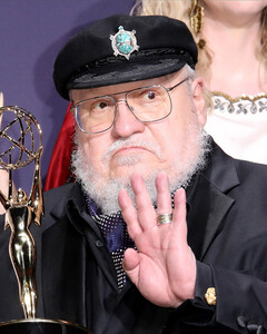 Джордж Мартин был удивлён, когда узнал, что HBO разрабатывает 4 разных приквела к «Игре престолов»