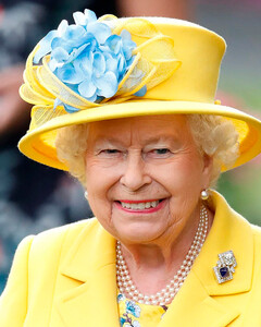 Елизавета II даёт второй шанс принцу Гарри и Меган Маркл: герцоги Сассекские приглашены в Балморал