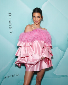 Кендалл Дженнер по–новому прочла классику