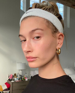 Джиджи Хадид и Хейли Бибер сыграют в теннис с Сереной Уильямс и Марией Шараповой