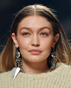 Джиджи Хадид поддержала палестинцев