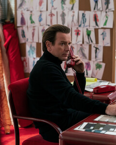 Почему стоит посмотреть мини-сериал «Холстон» о гениальном дизайнере