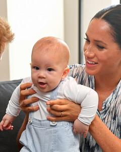 Именно рождение Арчи заставило принца Гарри и Меган Маркл решиться на переезд в США