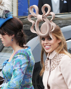 Какие головные уборы и тиары показывают, что королевские особы в поисках спутника жизни?