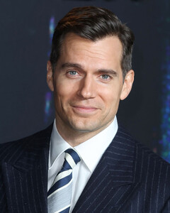 Генри Кавилл не прочь стать новым Джеймсом Бондом