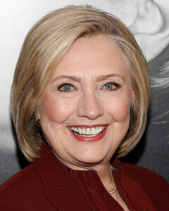 Хиллари Клинтон напишет политический триллер