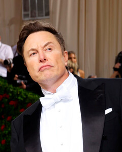 Илон Маск рассматривает возможность ввести в Twitter плату за цитирование