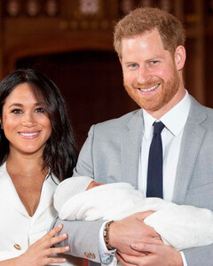 Наконец-то стали известны имена крёстных родителей сына принца Гарри и Меган Маркл, Арчи