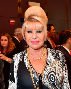 Ивана Трамп умерла из-за падения с лестницы