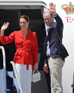 Почему на Ямайке устраивают акции протестов из-за приезда Кейт Миддлтон и принца Уильяма?