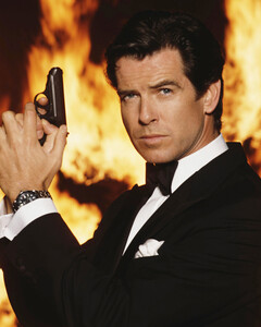 Книги о суперагенте Джеймсе Бонде отредактируют из-за оскорбительных определений