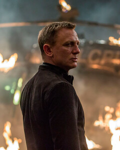 До следующего фильма о Джеймсе Бонде у поклонников есть ещё как минимум два года