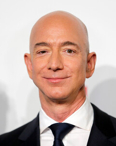 Джефф Безос заявил, что планирует пожертвовать на благотворительность большую часть своего состояния в $124 млрд