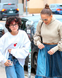 «Они/их»: Дженнифер Лопес представила 14-летнюю дочь как небинарную персону