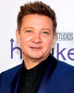 «Я сделал бы это снова»: Джереми Реннер дал первое интервью после аварии