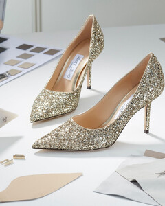 Обувь и сумки Jimmy Choo теперь можно персонализировать