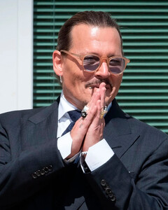 Джонни Депп заключил мировое соглашение с членом съёмочной группы «Города лжи», который обвинил актёра в избиении