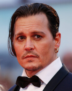 Суд по делу Джонни Деппа против Эмбер Хёрд снова отложили