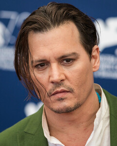 Джонни Деппу отказали в праве обжаловать решение суда, признавшее его «загонщиком жён»