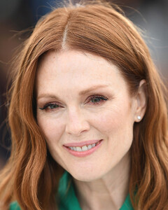 Джулианна Мур считает зрелый возраст привилегией