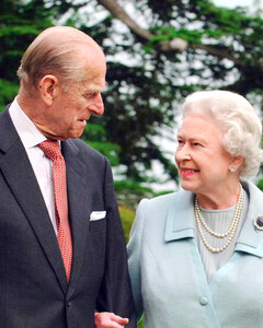 Как отношения принца Филиппа и королевы Елизаветы II задали тон всем парам британской короны?