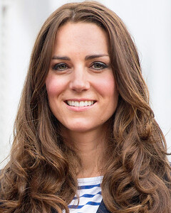 Какой была первая официальная работа Кейт Миддлтон?