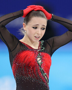 Всё заканчивается слезами: российская фигуристка Камила Валиева упала и осталась без медалей