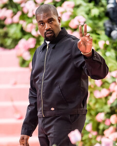 Канье Уэст – самый высокооплачиваемый рэпер по версии Forbes