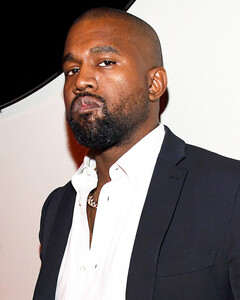 Канье Уэст уволил адвоката накануне слушания по делу о разводе с Ким Кардашьян