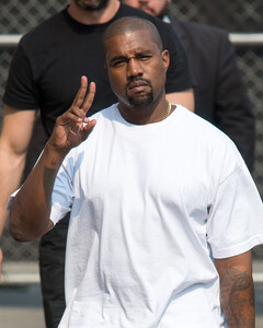 Канье Уэст вернулся в семью