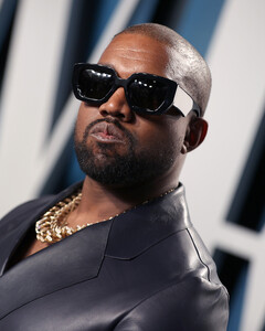 Netflix приобрёл права на документальный фильм о Канье Уэсте за $30 миллионов