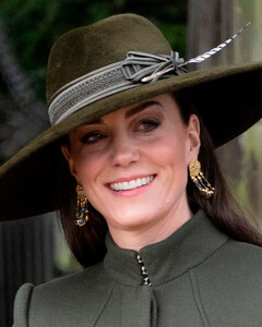 Кейт Миддлтон пришлось изменить свой образ для рождественской прогулки из-за принца Уильяма