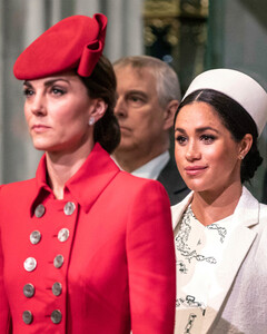 Кейт Миддлтон приказала посадить Меган Маркл подальше, если та приедет на коронацию Карла III