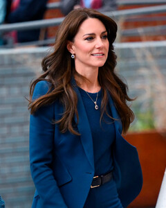 Кейт Миддлтон повторяет жесты и мимику, которые когда-то использовала принцесса Диана