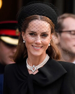 Кейт Миддлтон надела особенное ожерелье на похороны герцогини Кентской
