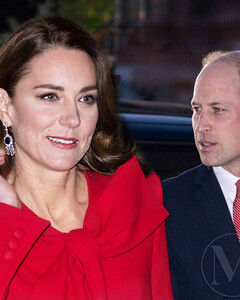 Идеальное пальто для будущей королевы: в каком образе предстала Кейт Миддлтон на рождественском концерте?