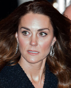 Пять случаев, когда Кейт Миддлтон показала истинное лицо: от забавной мимики до жёсткого общения с детьми