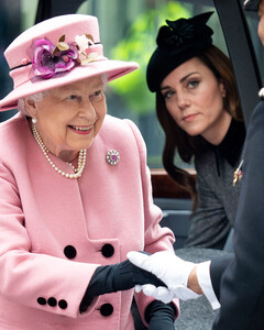 Какой модный совет Кейт Миддлтон позаимствовала у королевы?