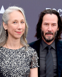 Киану Ривз назвал последним счастливым моментом то время, которое он провёл в постели с Александрой Грант