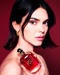 Кендалл Дженнер стала глобальным амбассадором парфюмерной линии Emporio Armani