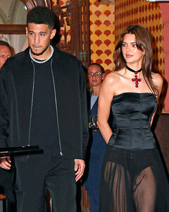 Кендалл Дженнер и звезда НБА Девин Букер расстались после двух лет отношений