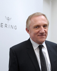 Kering планирует приобрести новые бренды и увеличить число бутиков в США