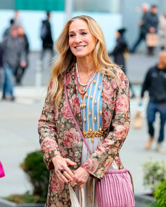 Кэрри Брэдшоу перейдёт на винтаж в новом сезоне сериала «И просто так…»