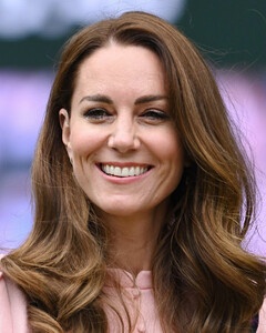 Кейт Миддлтон нарушила королевский протокол, впервые оставив личный комментарий в Instagram юнной звезды тенниса, Радукану