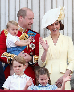 Кейт Миддлтон и принц Уильям прервут самоизоляцию из-за учёбы детей