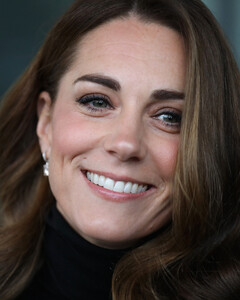 Кейт Миддлтон сменила имидж ради онлайн-встречи с медсёстрами