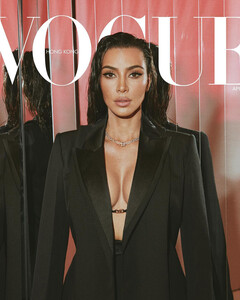 Ким Кардашьян украсила сразу три обложки Vogue и рассказала об отношениях с Канье Уэстом